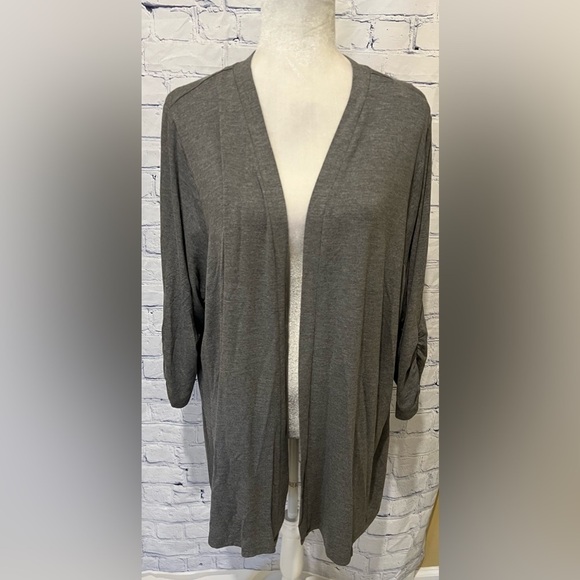 NWT Lane Bryant Womens Gray 3/4 Ruched Sleeve Open Front Cardigan Jacket 26/28 - Picture 1 of 8